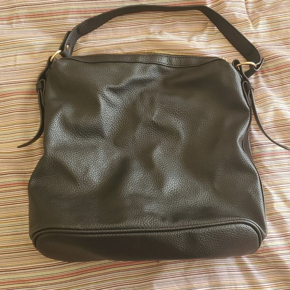Zip close vegan soft leather tote - Picture 6 of 11
